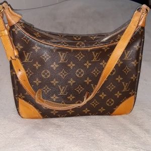 Authentic Louis Vuitton Boulogne
